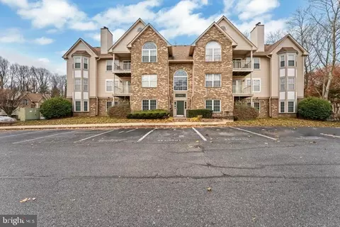 9815 Lake Pointe Ct #102, Marlboro, MD 20774