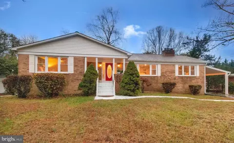 406 Broad Creek Dr, Fort Washington, MD 20744