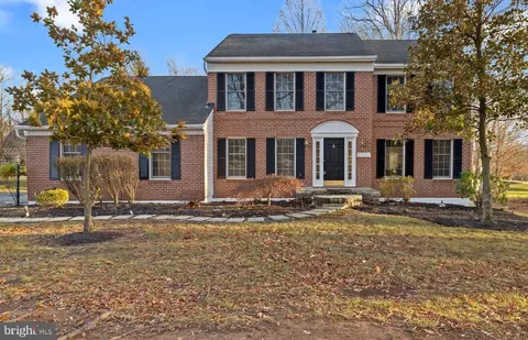 7701 Lake Glen Dr, Glenn Dale, MD 20769