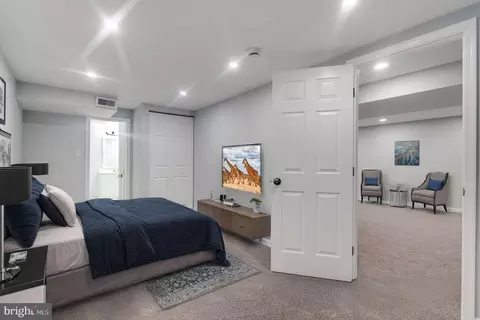 Bedroom - 4700 Pickett Ct, Morningside, MD 20746 photo 4 of 5