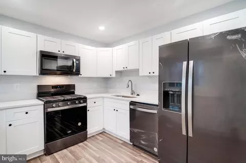 Kitchen - 4700 Pickett Ct, Morningside, MD 20746 photo 2 of 3