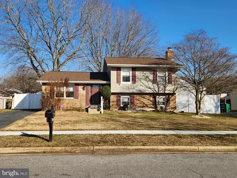 10506 Broadleaf Dr, Marlboro, MD 20774