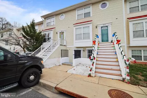 6069 64th Ave #8, Riverdale, MD 20737