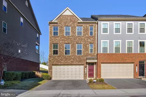 10128 Dorsey Ln, Lanham, MD 20706