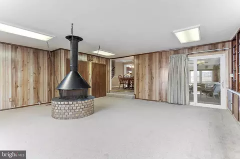 Living - 6316 Merna Ln, Lanham, MD 20706 photo 6 of 7