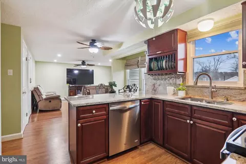 6419 Tiffany Ct, Lanham, MD 20706 photo 4