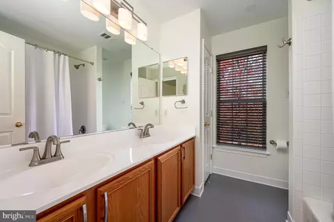 Bath - 12118 Quadrille Ln, Bowie, MD 20720 photo 2 of 2