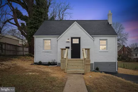 905 Karlson Ave, Hyattsville, MD 20783