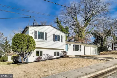 701 60th Pl, Fairmount Heights, MD 20743