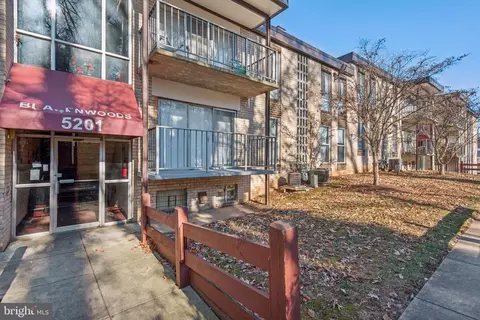 5201 Newton St #T-2, Bladensburg, MD 20710