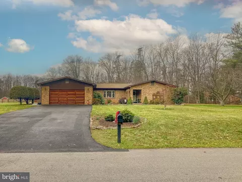 11007 New England Dr, Clinton, MD 20735