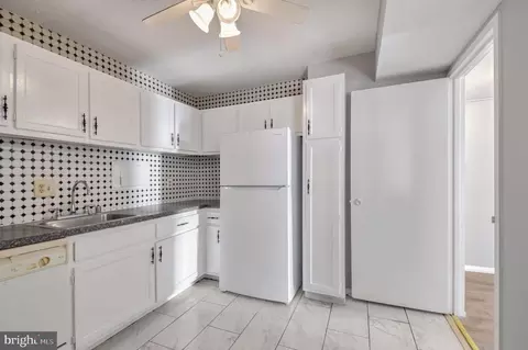 1836 Metzerott Rd #925, Hyattsville, MD 20783 photo 10