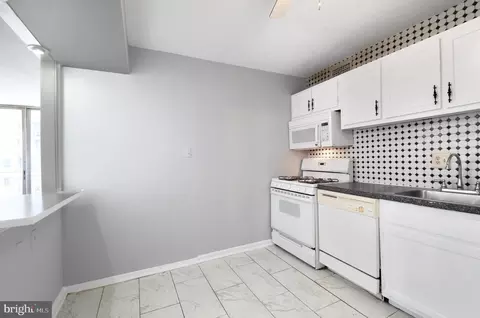 1836 Metzerott Rd #925, Hyattsville, MD 20783 photo 8