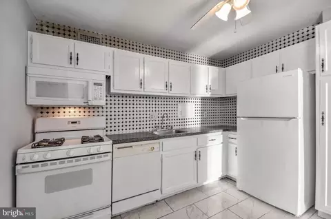 1836 Metzerott Rd #925, Hyattsville, MD 20783 photo 9