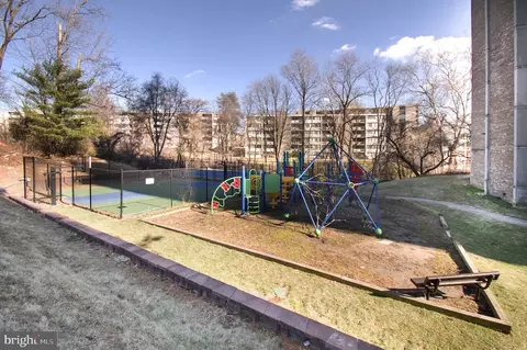1836 Metzerott Rd #925, Hyattsville, MD 20783 photo 31