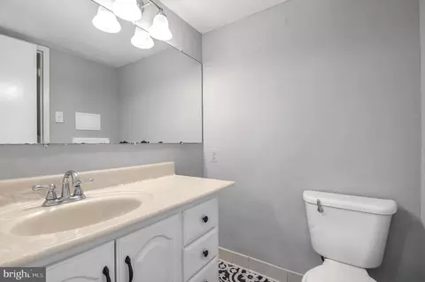 1836 Metzerott Rd #925, Hyattsville, MD 20783 photo 14