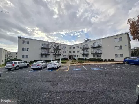 1001 Chillum Rd #318, Hyattsville, MD 20782