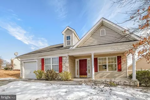 7312 Summerwind Cir, Laurel, MD 20707