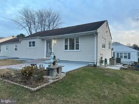 905 White Way, Laurel, MD 20707