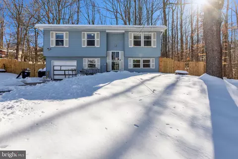 10308 Queen Elizabeth Dr, Marlboro, MD 20772