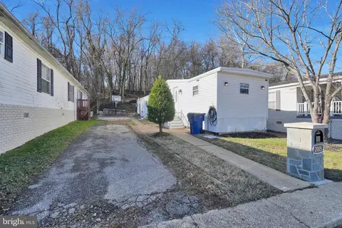 2005 Elmwood Park Dr, Capitol Heights, MD 20743