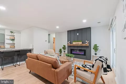 7208 Lost Spring Ct, Lanham, MD 20706 photo 6