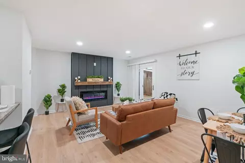 7208 Lost Spring Ct, Lanham, MD 20706 photo 3