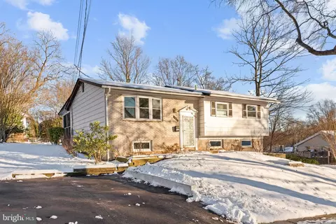 10402 Iris Pl, Hyattsville, MD 20783