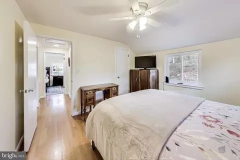 Bedroom - 3019 Crest Ave, Cheverly, MD 20785 photo 6 of 6