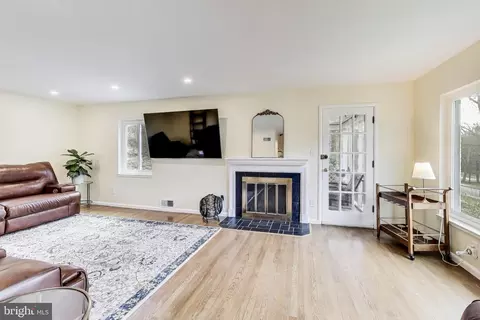 Living - 3019 Crest Ave, Cheverly, MD 20785 photo 1 of 3