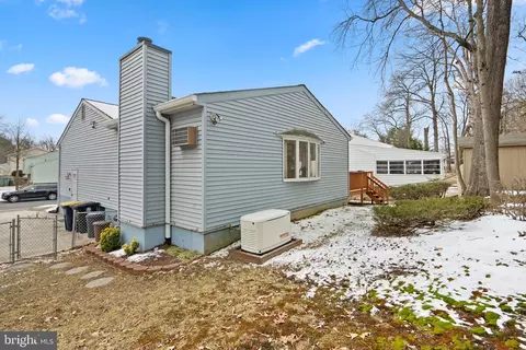 Exterior - 8920 Hilton Hill Dr, Lanham, MD 20706 photo 4 of 4