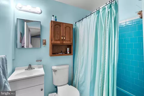 Bath - 8920 Hilton Hill Dr, Lanham, MD 20706 photo 1 of 3