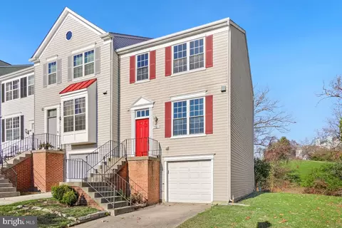 7327 Sunrise Ct, Greenbelt, MD 20770