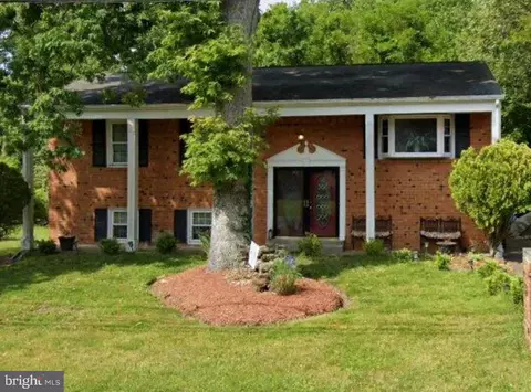 3425 Lumar Dr, Fort Washington, MD 20744