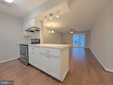 9254 Cherry Ln #16, Laurel, MD 20708 photo 5