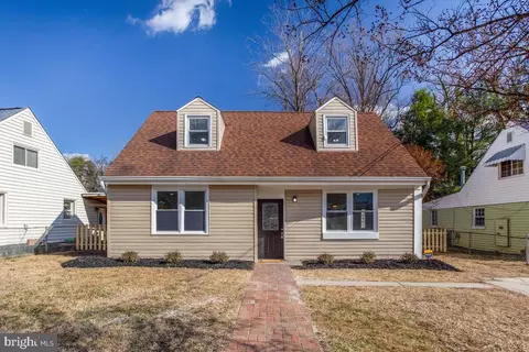 5809 Eastpine Dr, Riverdale, MD 20737