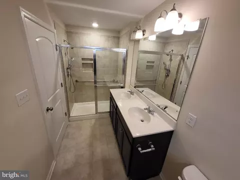 Bath - 9606 Smithview Pl, Lanham, MD 20706 photo 2 of 4