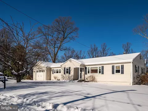 14720 Crescent Dr, Marlboro, MD 20772