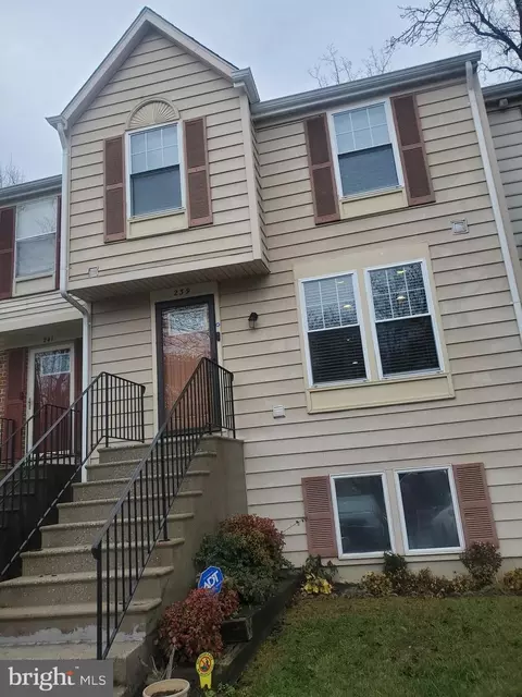 239 Red Jade Dr #10-4, Marlboro, MD 20774