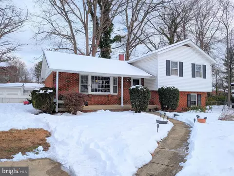 6837 Glenwood Ct, Glenn Dale, MD 20769