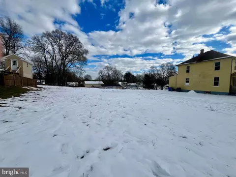 8815 Maple Ave, Bowie, MD 20720 photo 4