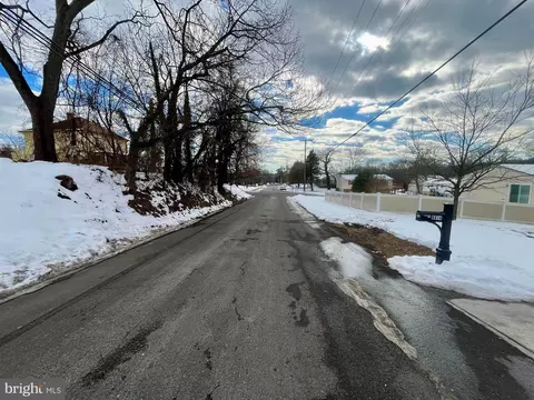 8815 Maple Ave, Bowie, MD 20720 photo 8