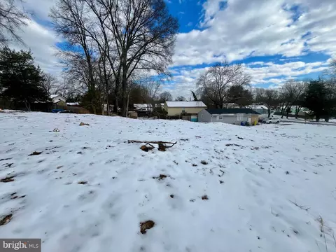 8815 Maple Ave, Bowie, MD 20720 photo 5