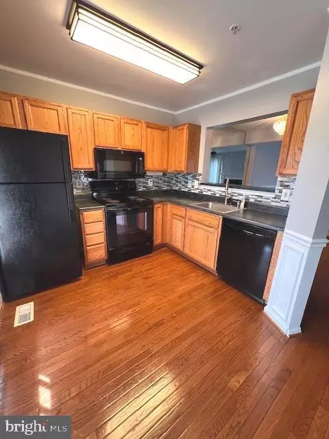2814 Hornbeam Ct, Lanham, MD 20706 photo 13