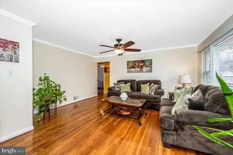 6002 Seabrook Rd, Lanham, MD 20706 photo 5