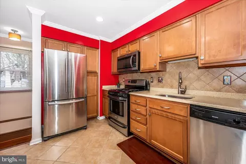 6002 Seabrook Rd, Lanham, MD 20706 photo 9