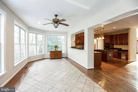 10002 Lindley Ct, Lanham, MD 20706 photo 11