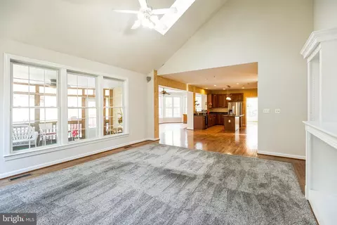 10002 Lindley Ct, Lanham, MD 20706 photo 8