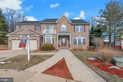10002 Lindley Ct, Lanham, MD 20706 photo 2