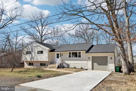 9416 Franklin Ave, Lanham, MD 20706 photo 2